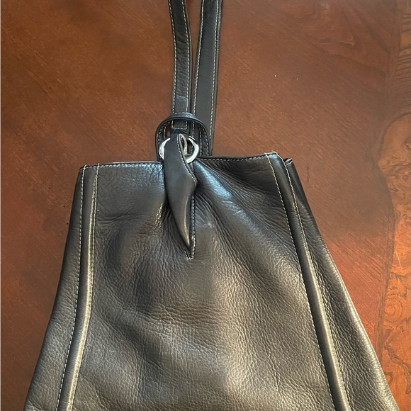 PIEL Elegant Black Leather Shoulder Bag - Picture 1 of 4
